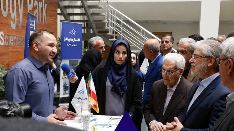 بازدید وزیر محترم علوم، تحقیقات و فناوری از شرکت «تولیدات کانسارهای افرا» در پارک علم و فناوری زنجان